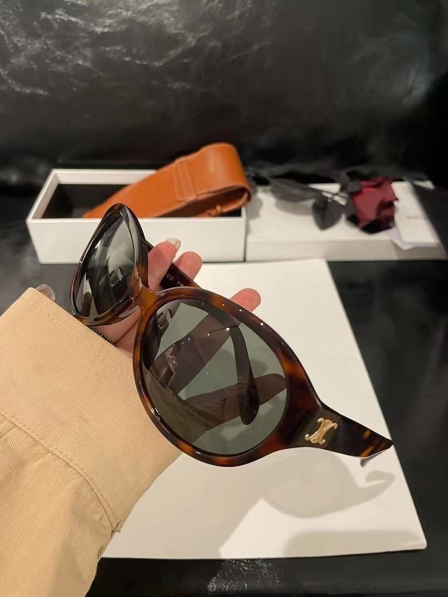 CELINE
