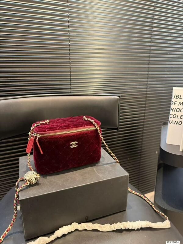 CHANEL