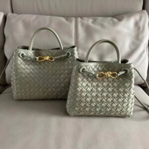 Design Andiamo Small leather shoulder bag - Dubai Fashion LUX