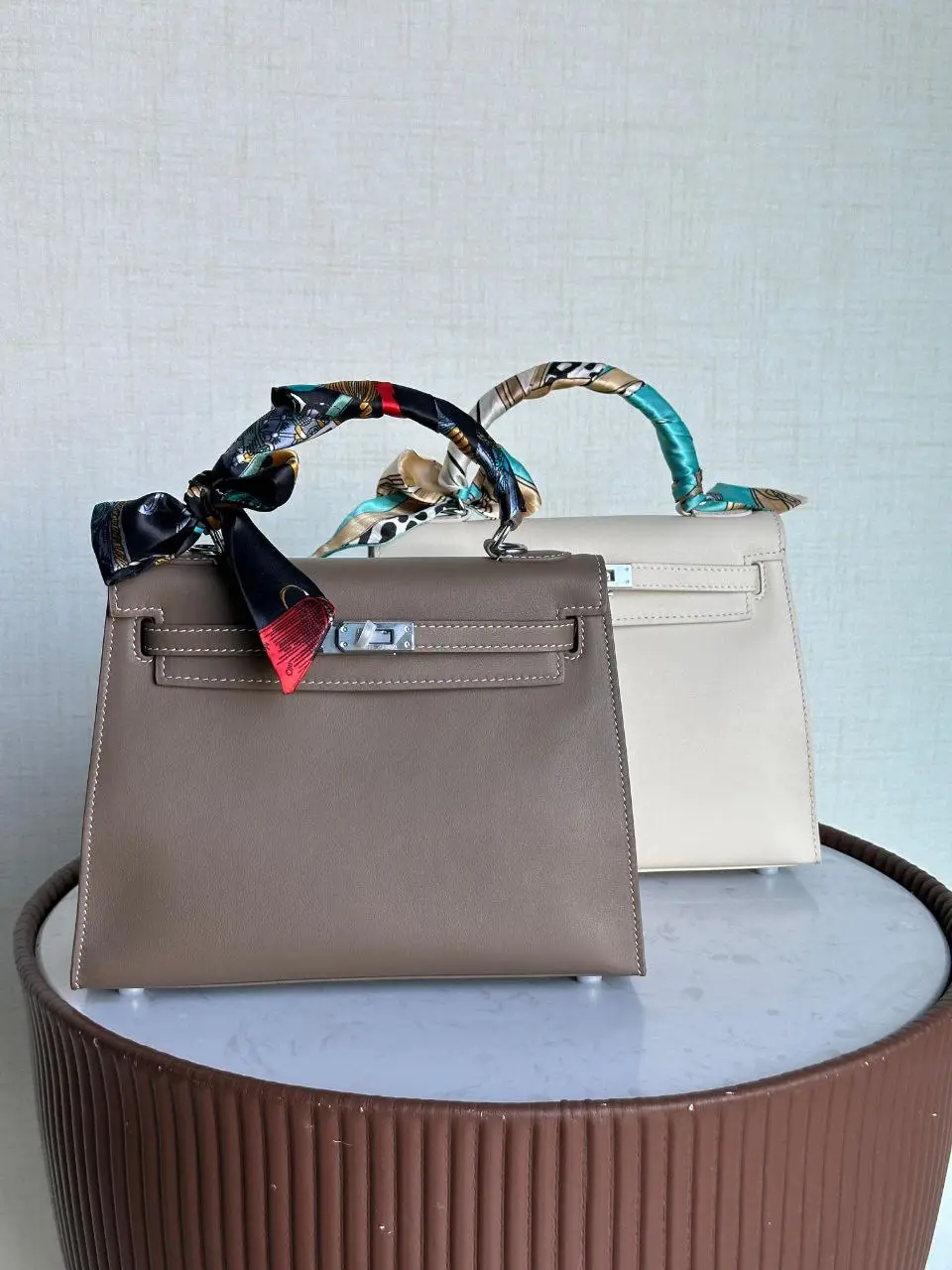 Design Kelly 32 Tourtiere Gray Palladium hardware I engraved (around 2005) Women's Togo Bag - Dubai Fashion LUX