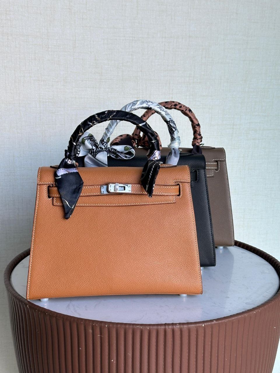 Design Kelly 32 Tourtiere Gray Palladium hardware I engraved (around 2005) Women's Togo Bag - Dubai Fashion LUX