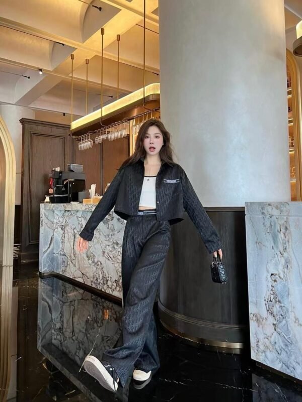 DIOR