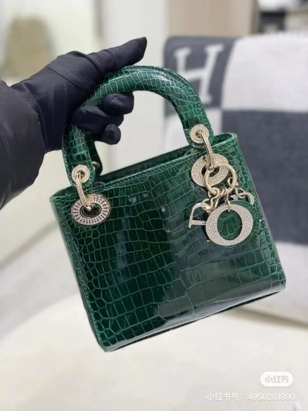 DIOR