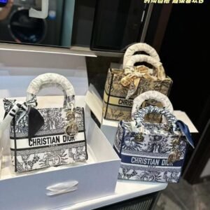DIOR