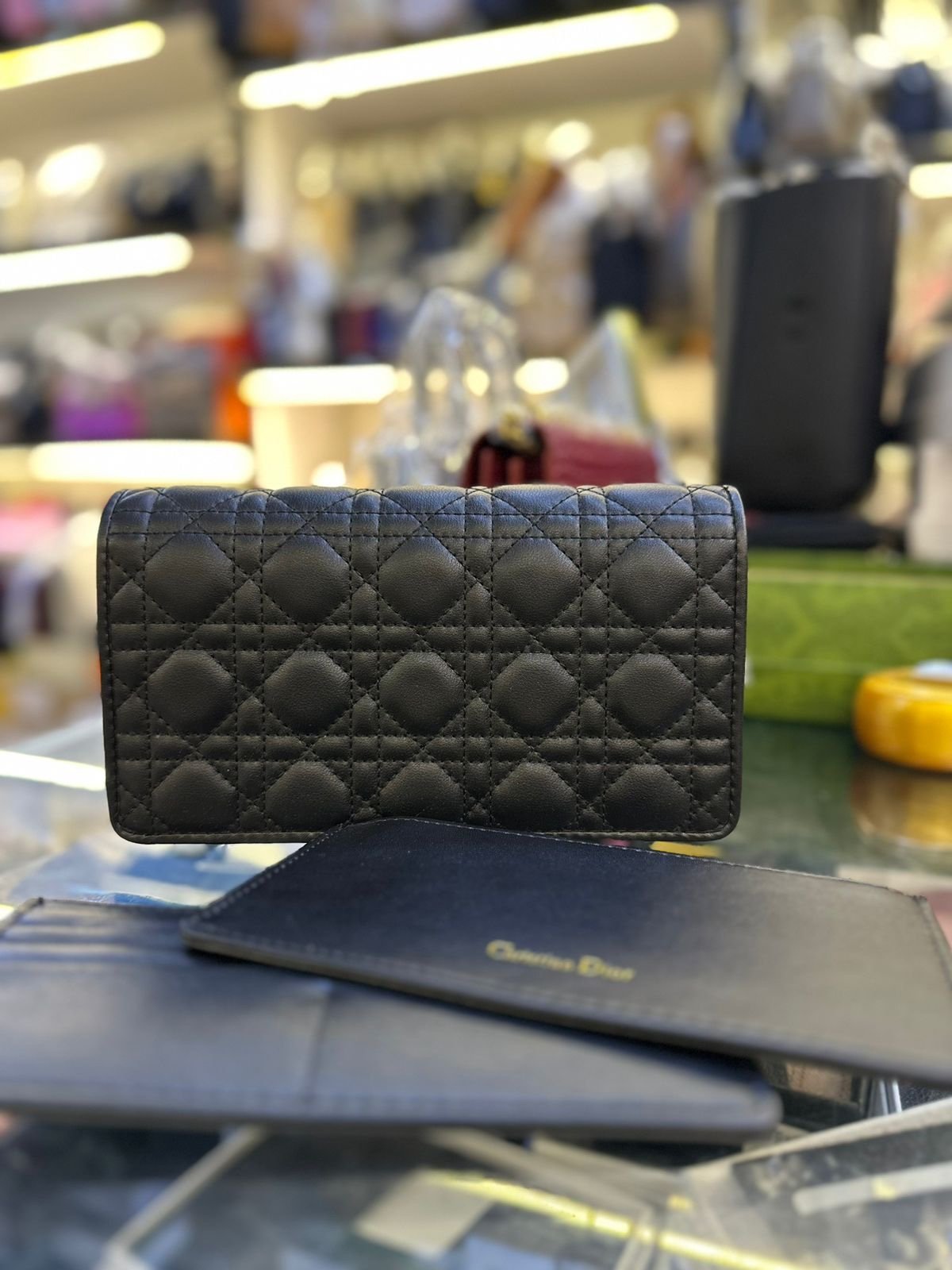 DIOR