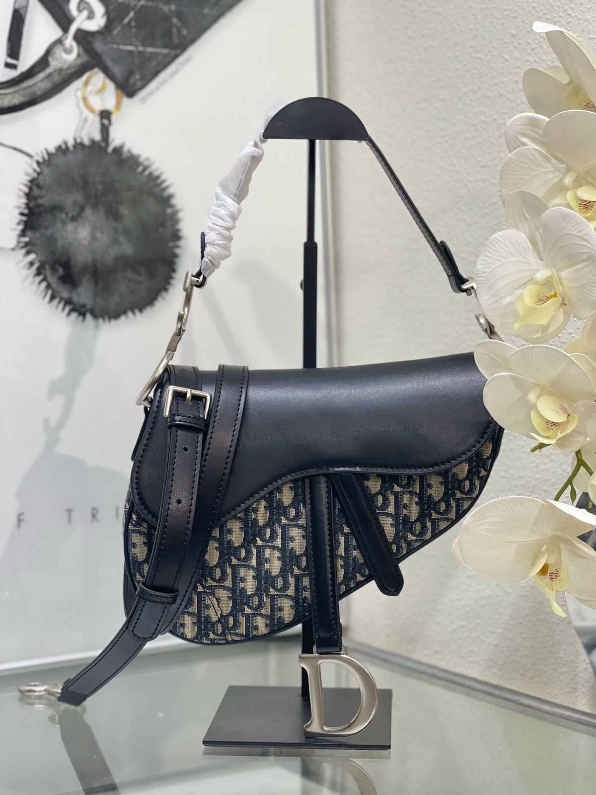DIOR