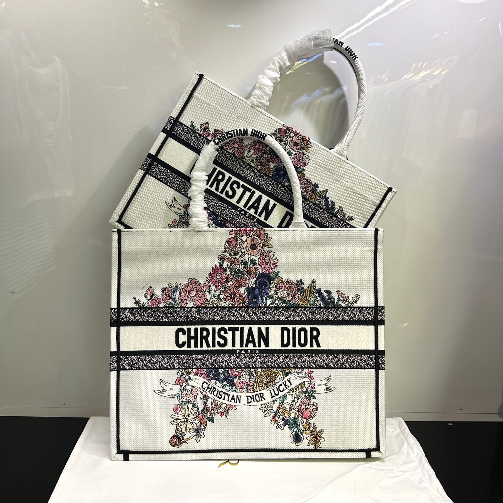 DIOR