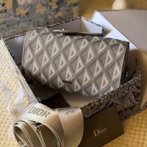 DIOR 22 CM