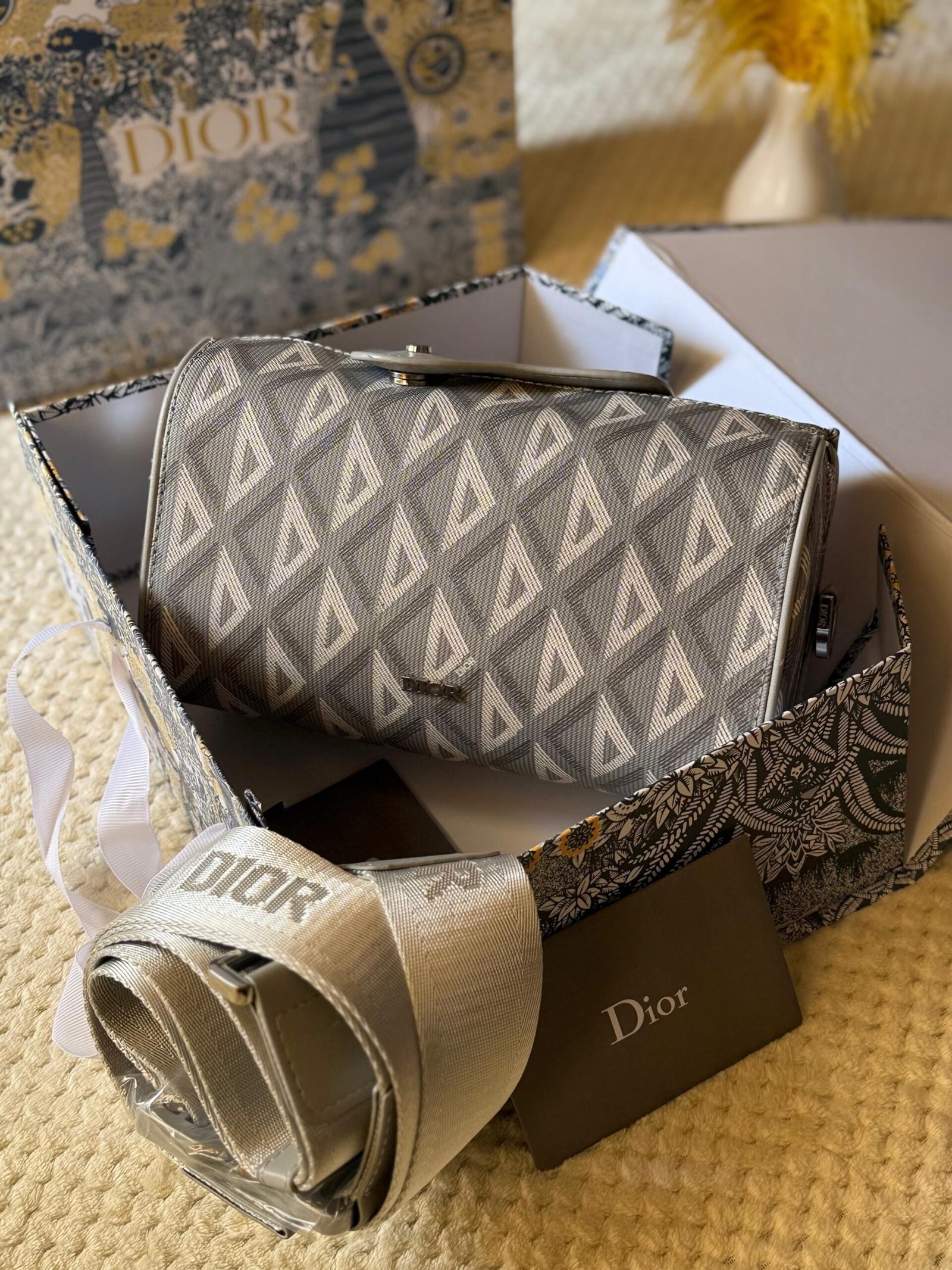 DIOR 22 CM