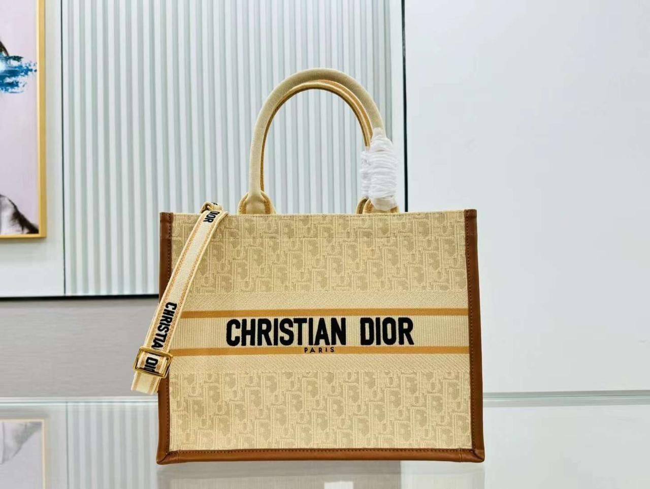 DIOR