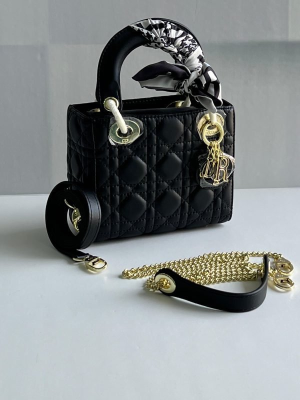 DIOR