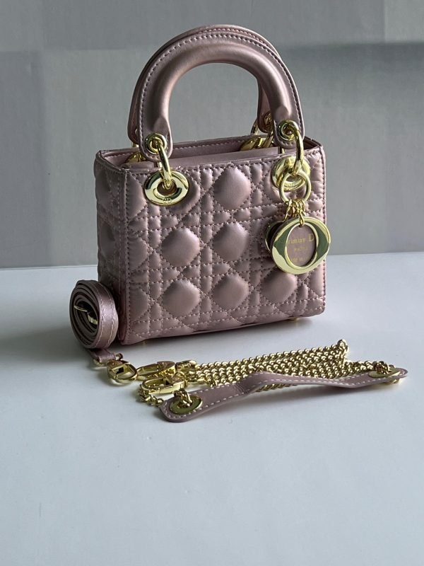 DIOR