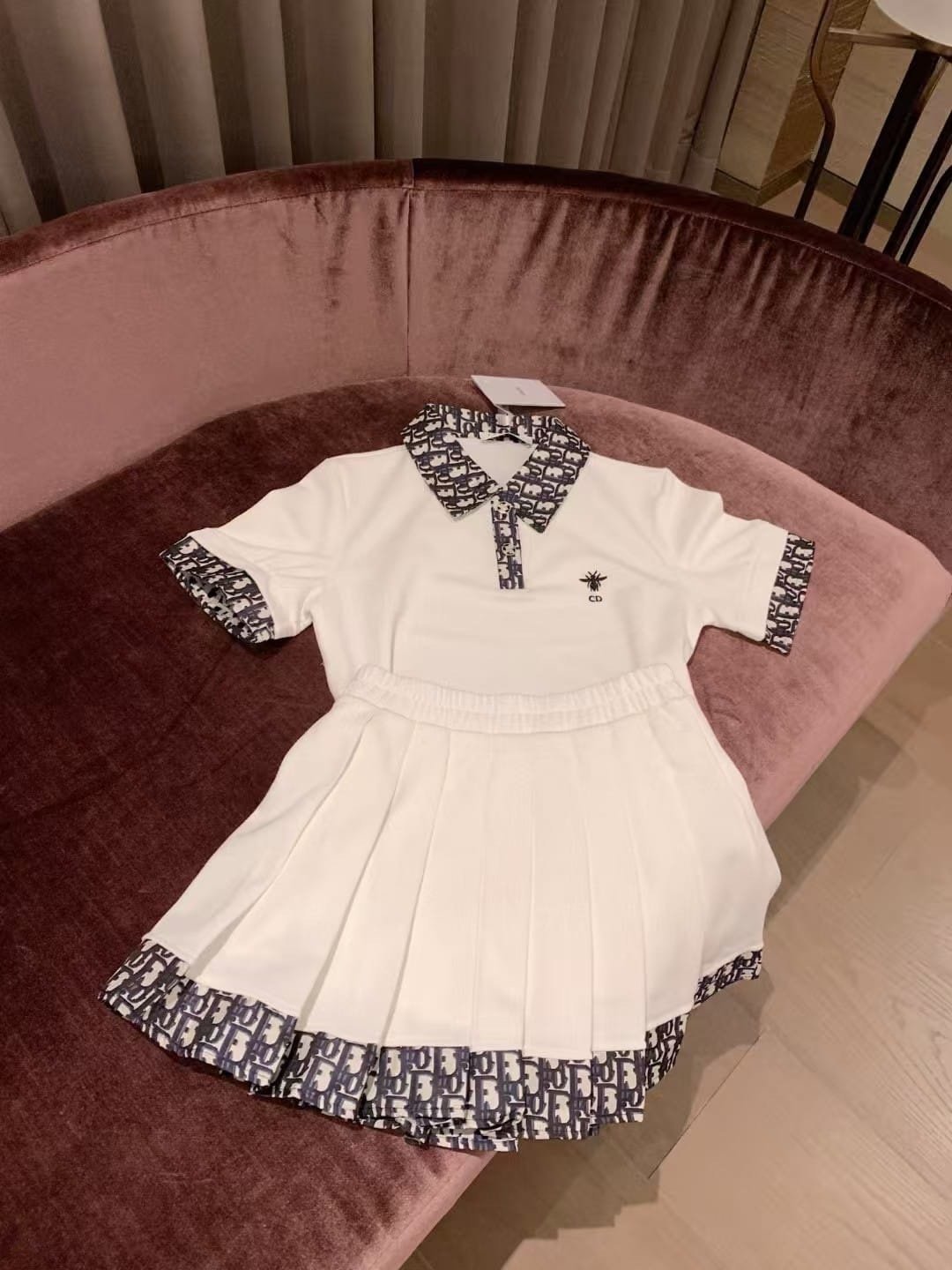 DIOR