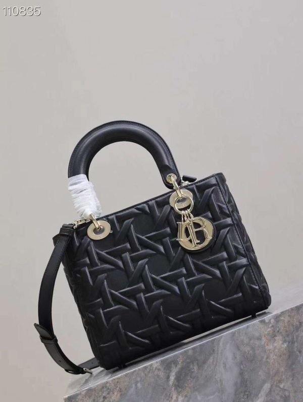 DIOR