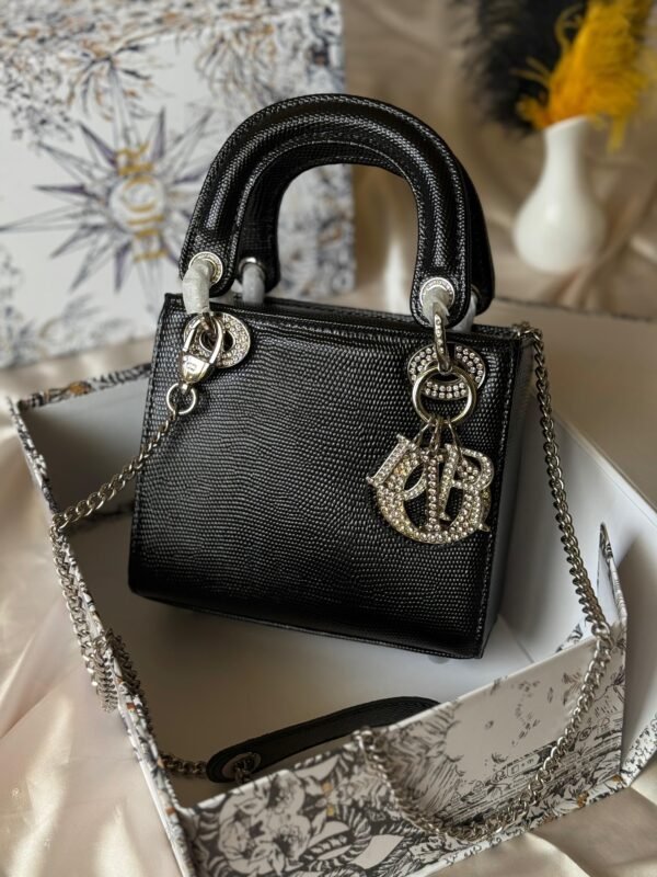DIOR