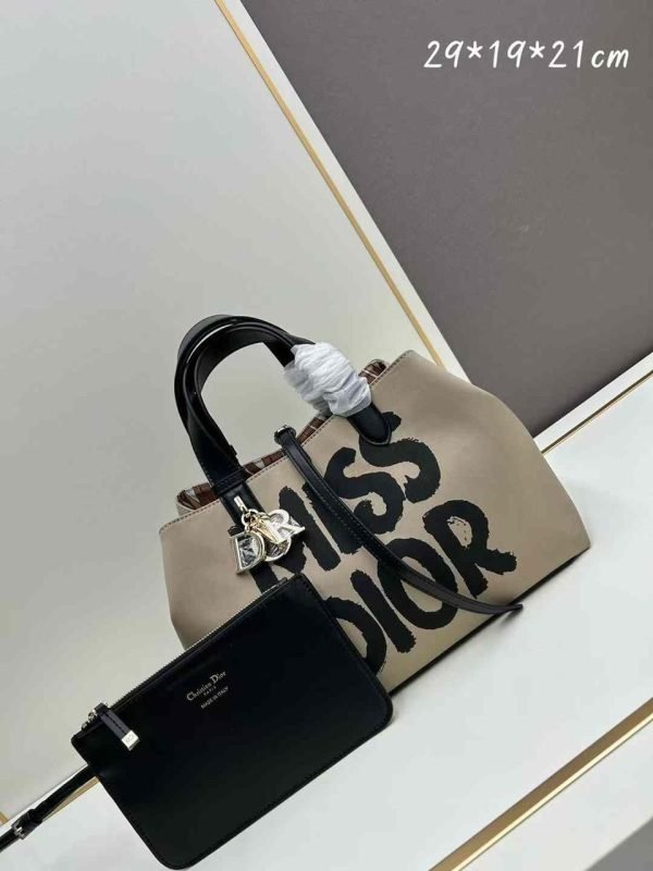 DIOR