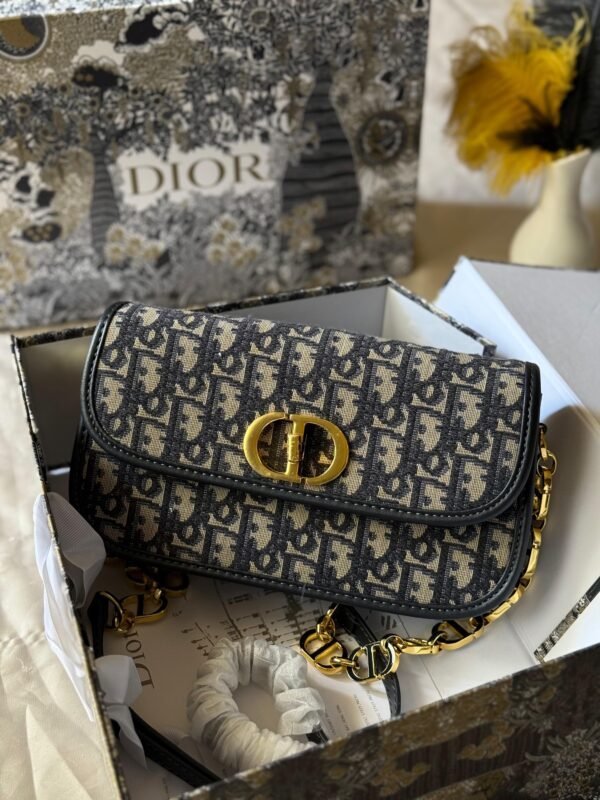 DIOR