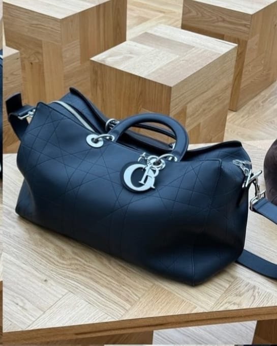 DIOR