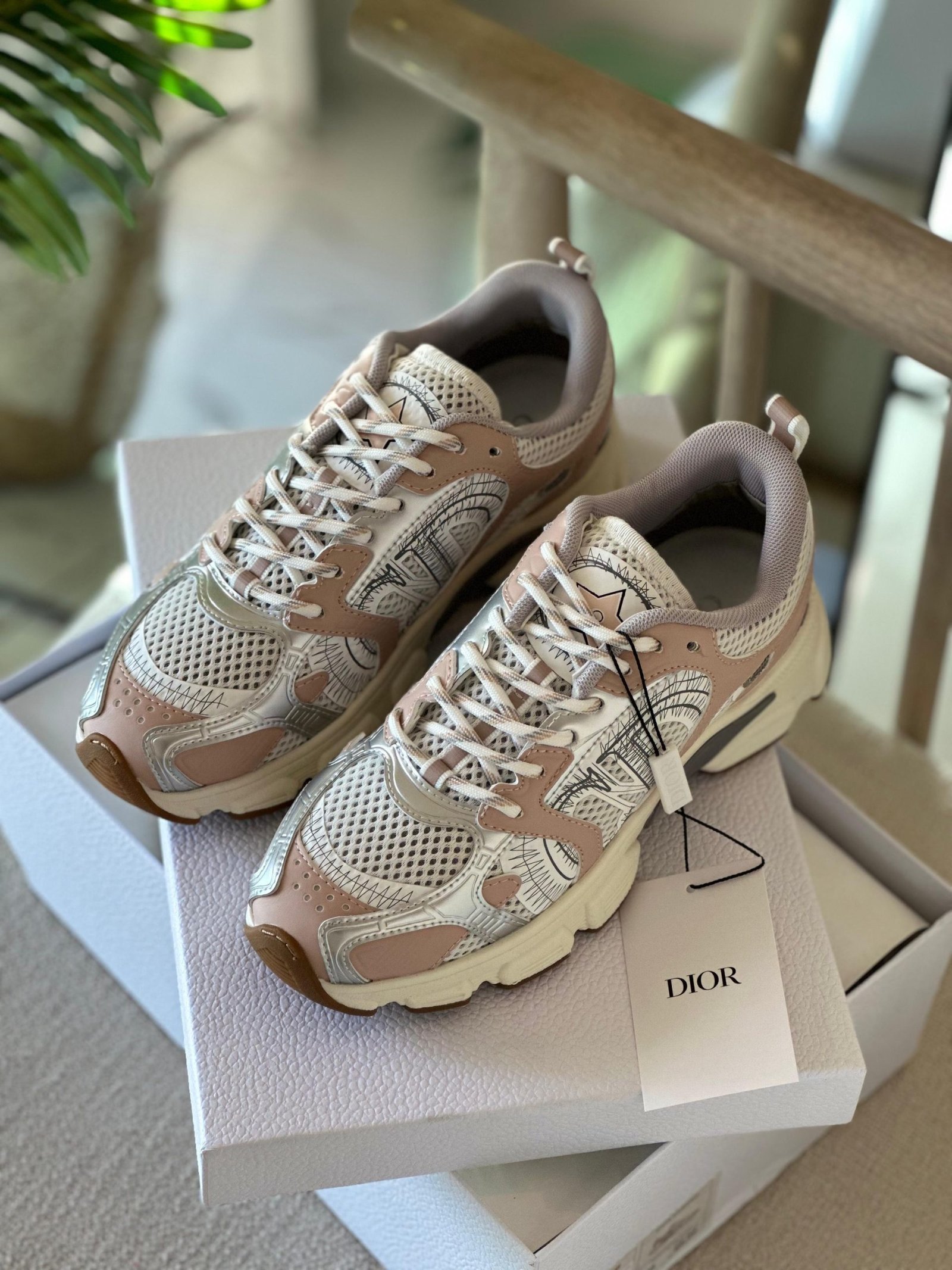DIOR