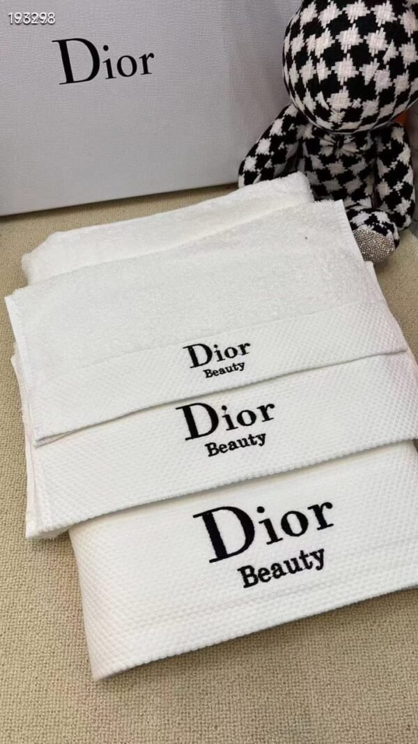 DIOR