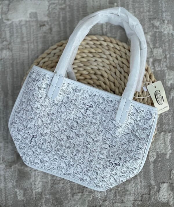 GOYARD