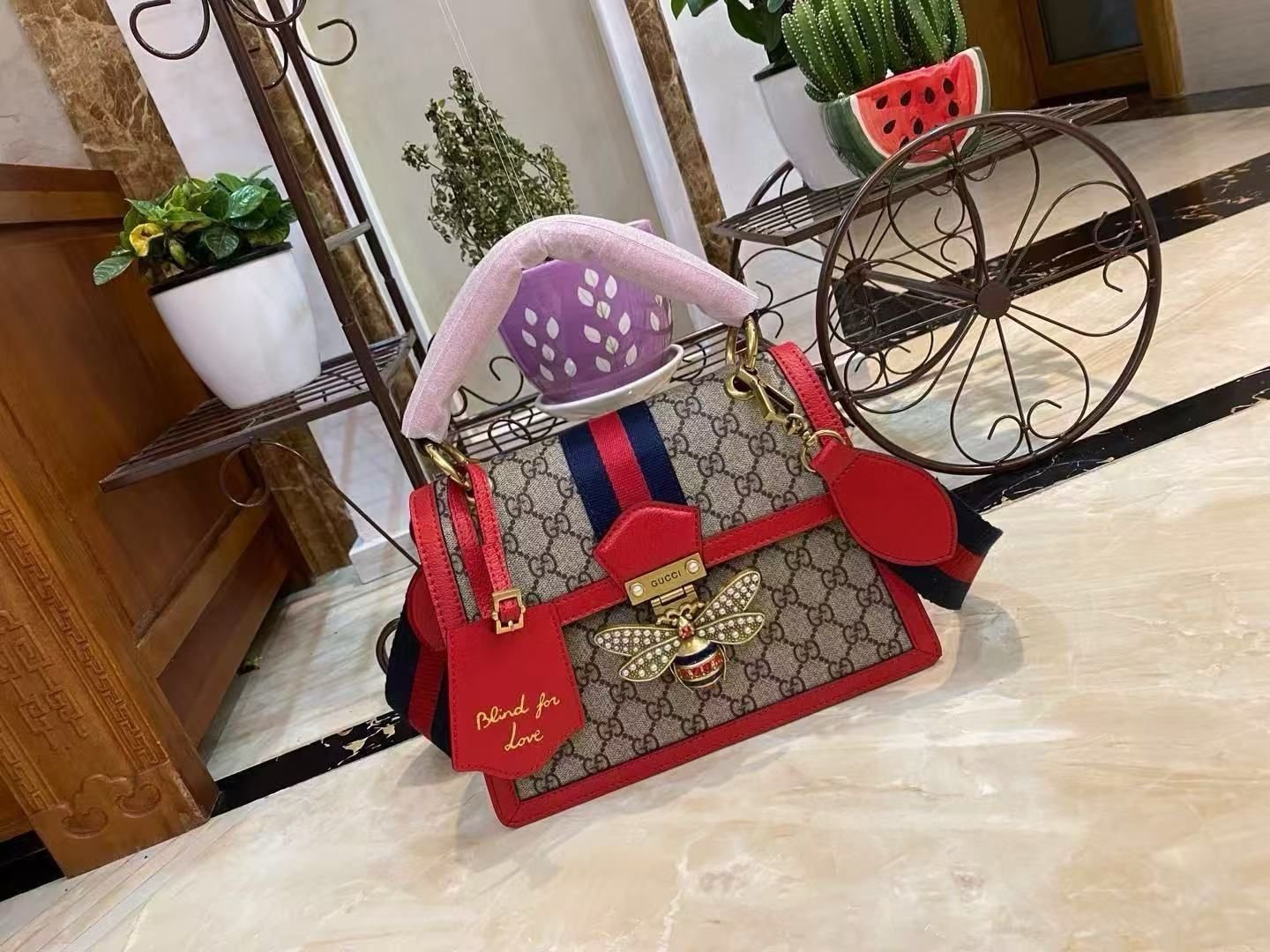 GUCCI