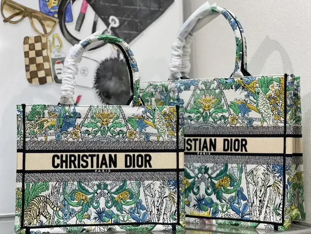 Introduced by Maria Grazia Chiuri , the Book Tote has become a staple of the aesthetic. Designed to hold all the daily essentials, the style is fully embroidered with the ecru...