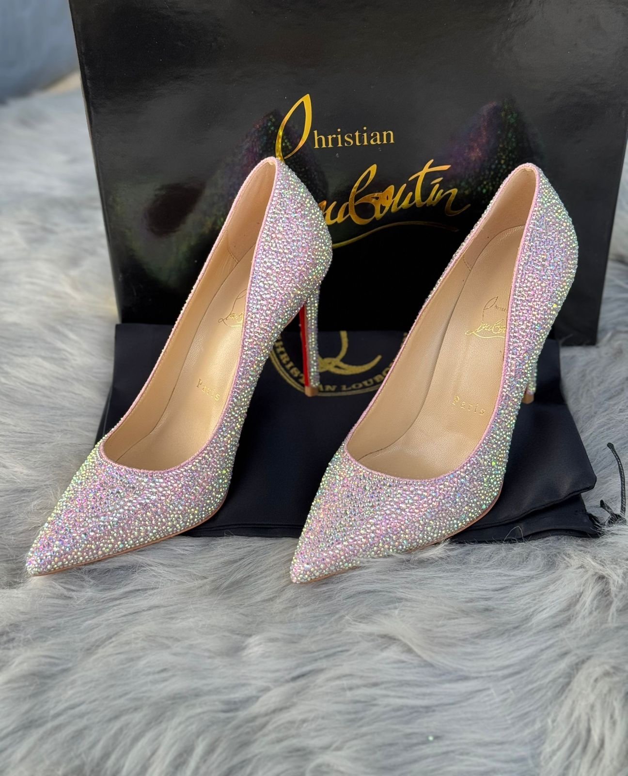 LOUBOUTIN