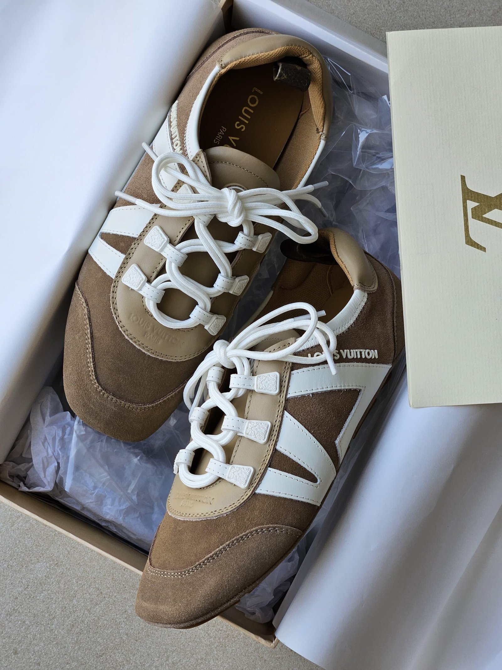 LOUIS VUITTON