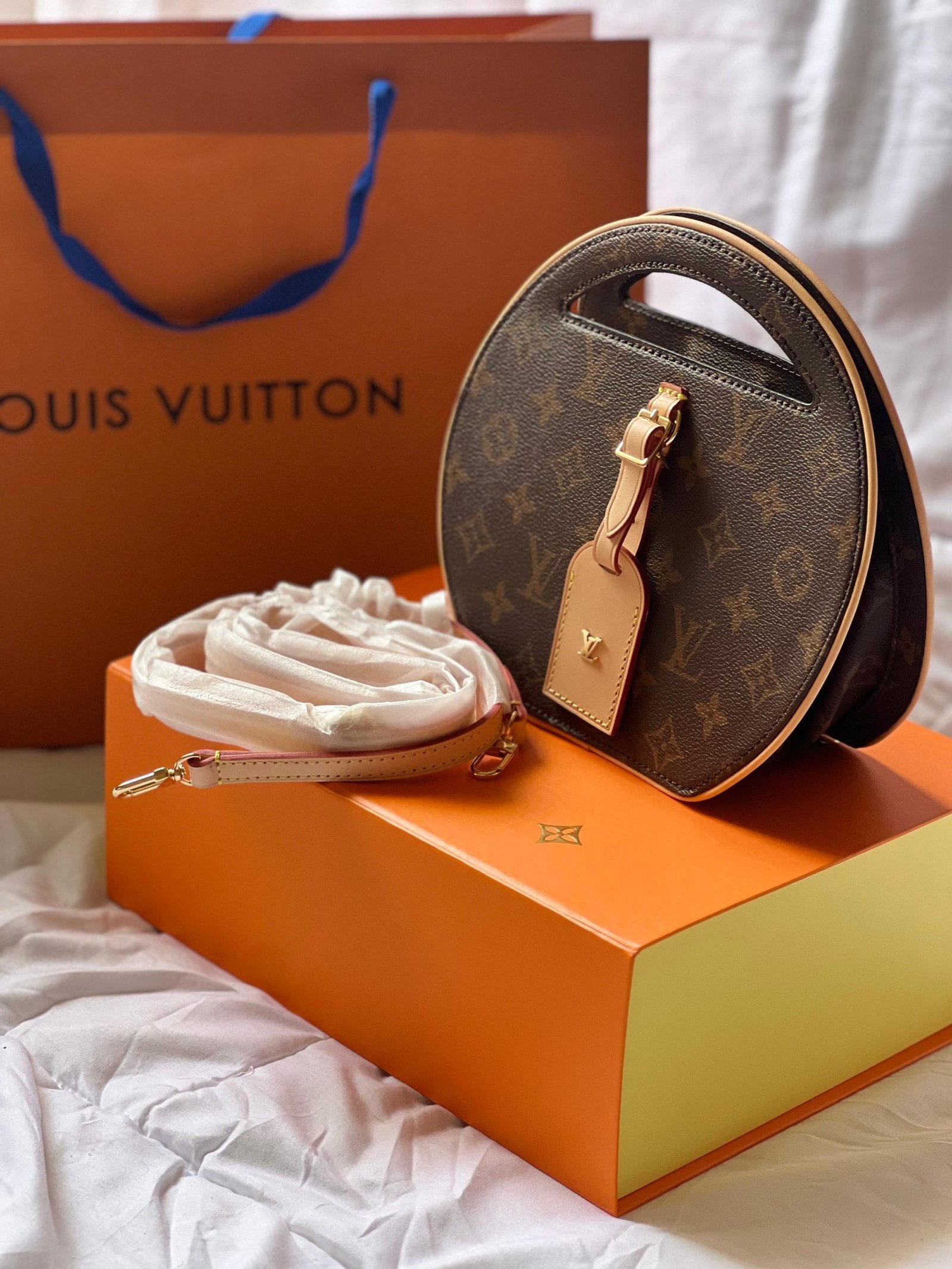 LOUIS VUITTON