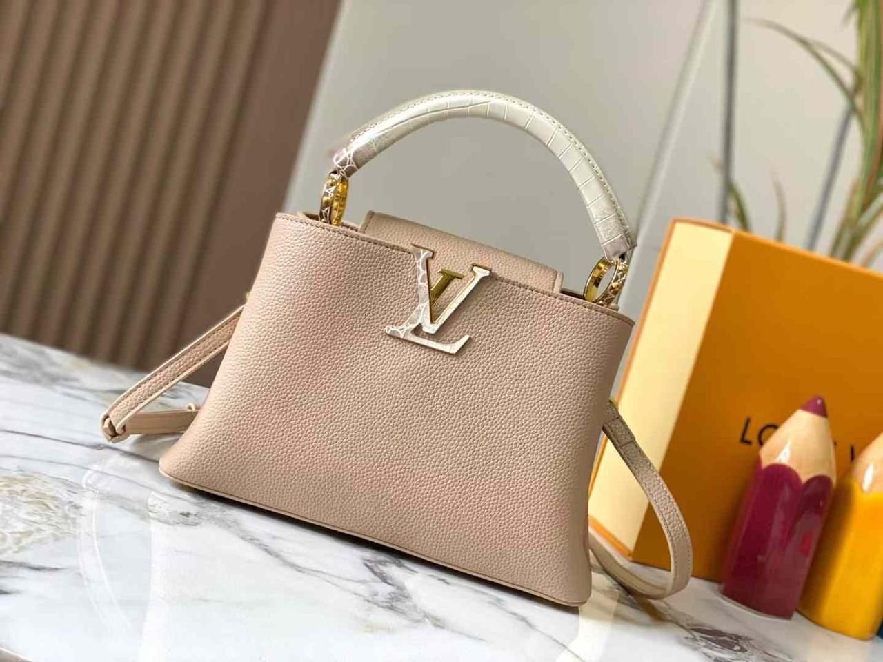 LOUIS VUITTON