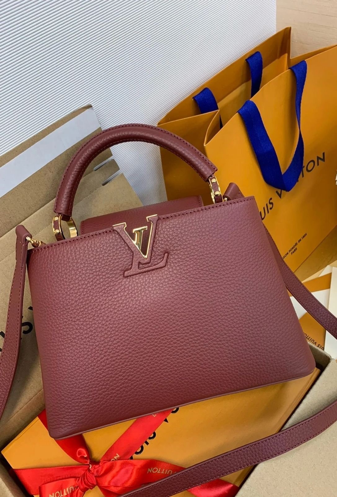 LOUIS VUITTON