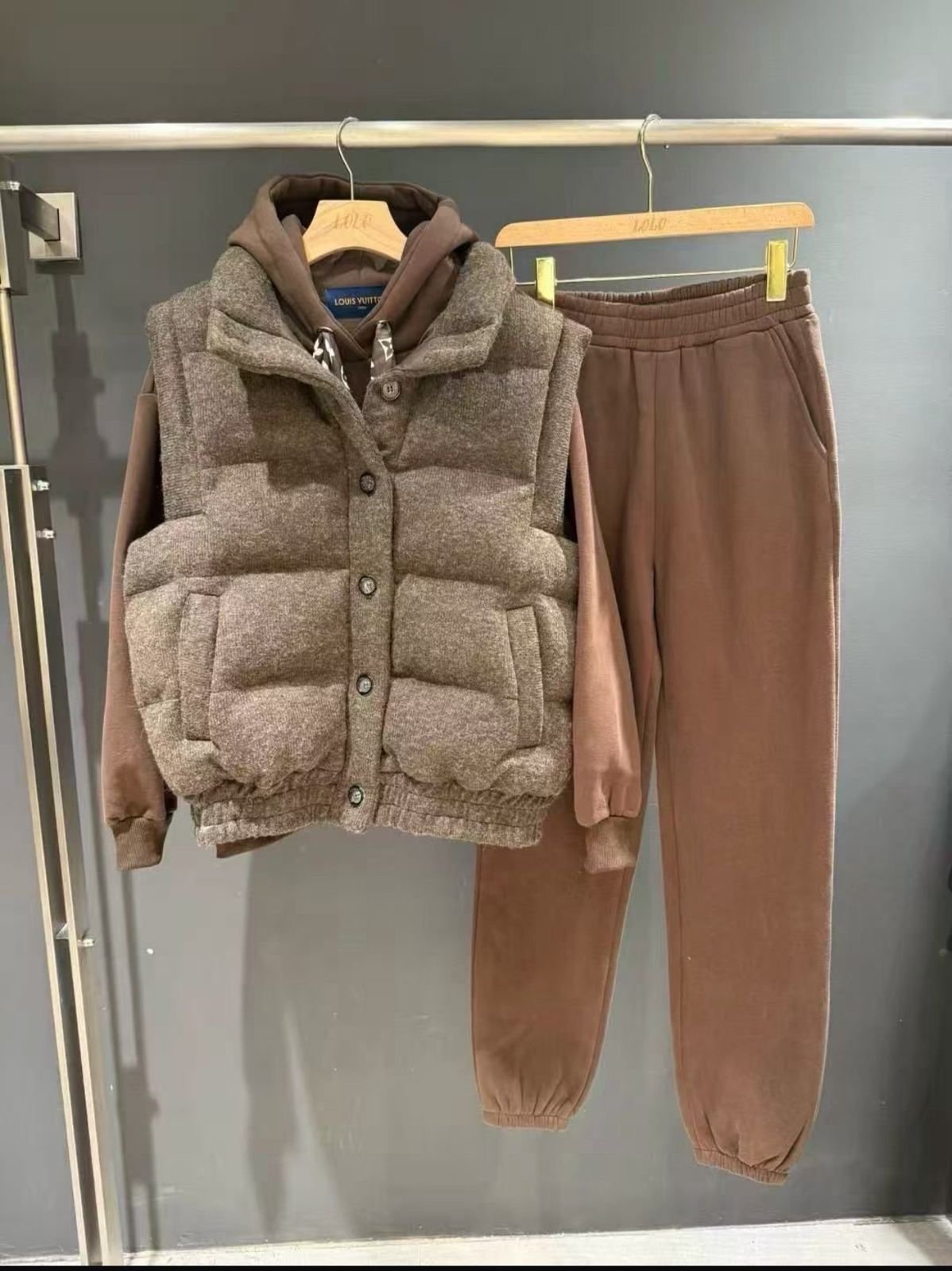 LOUIS VUITTON