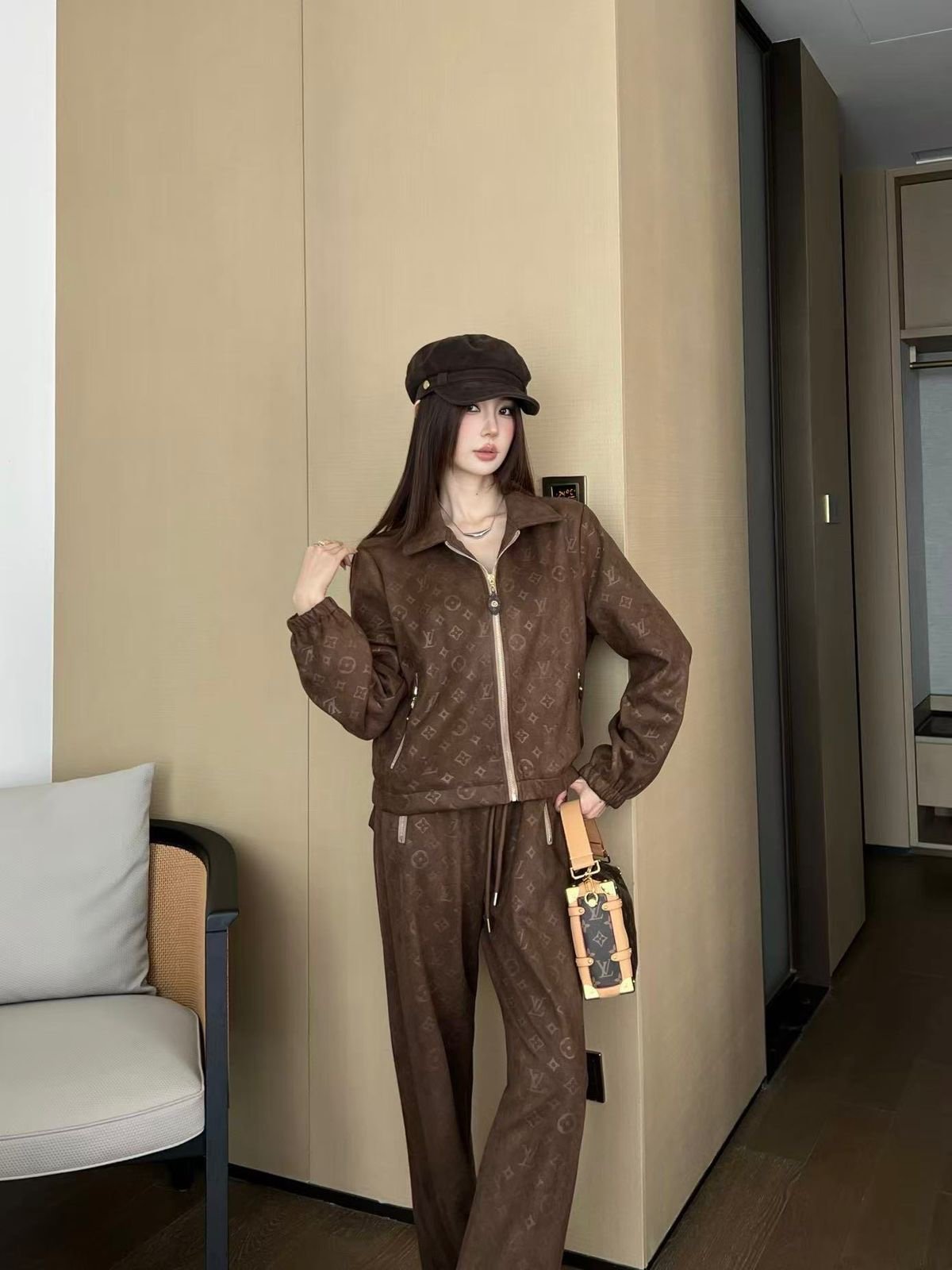 LOUIS VUITTON