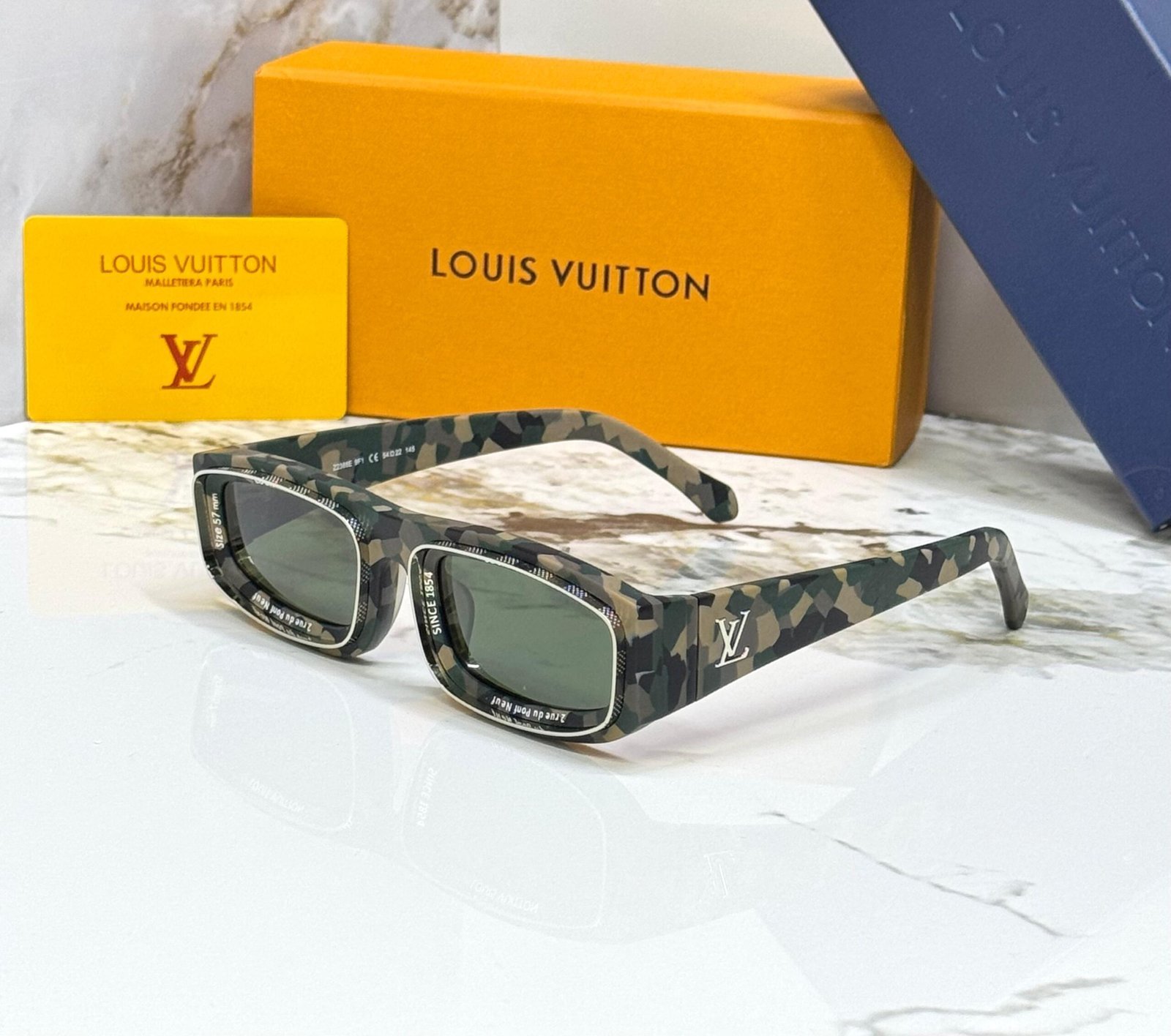 LOUIS VUITTON