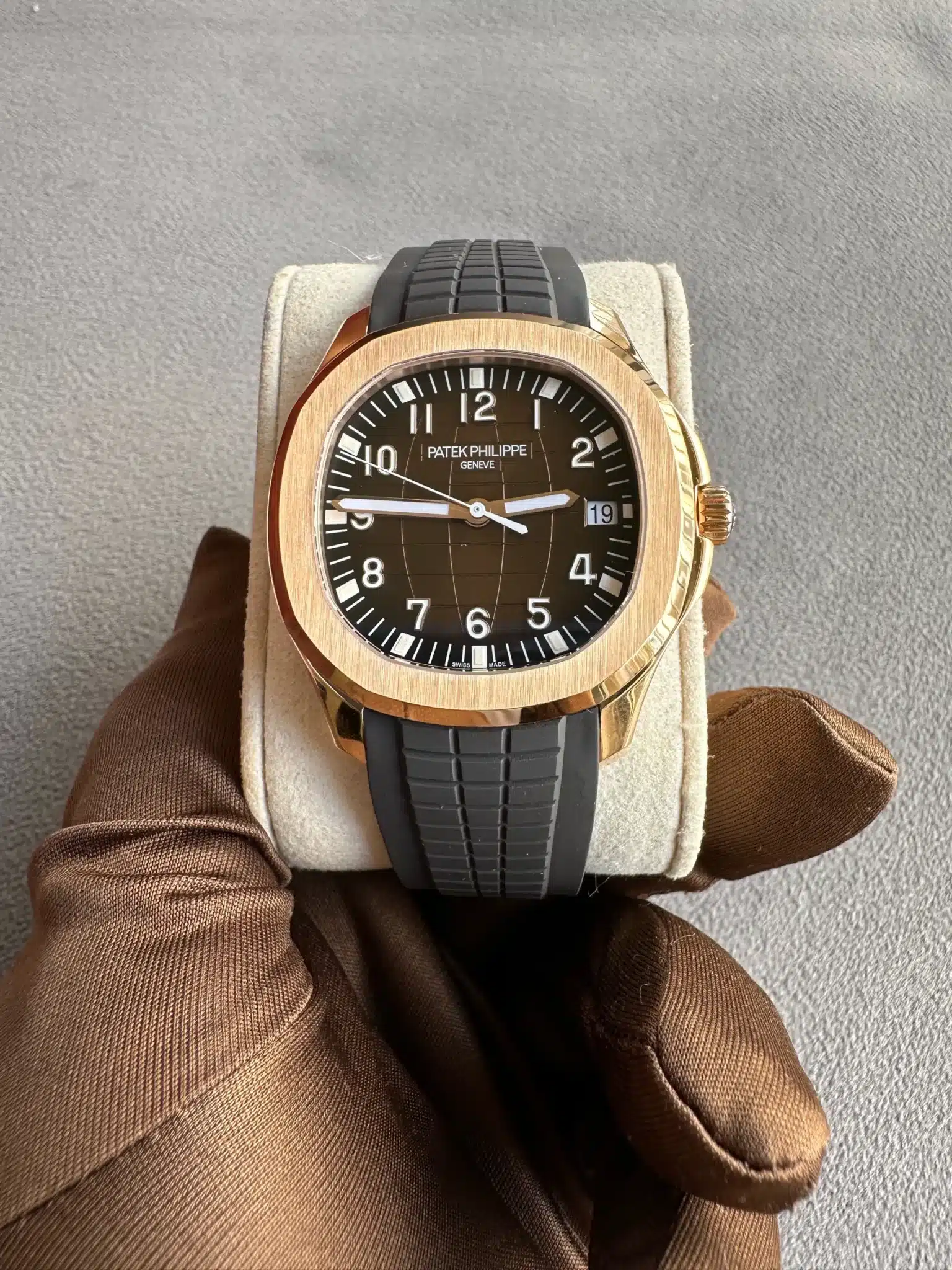 Patek Philippe Aquanaut Rose Gold - copywatchesdubai.com