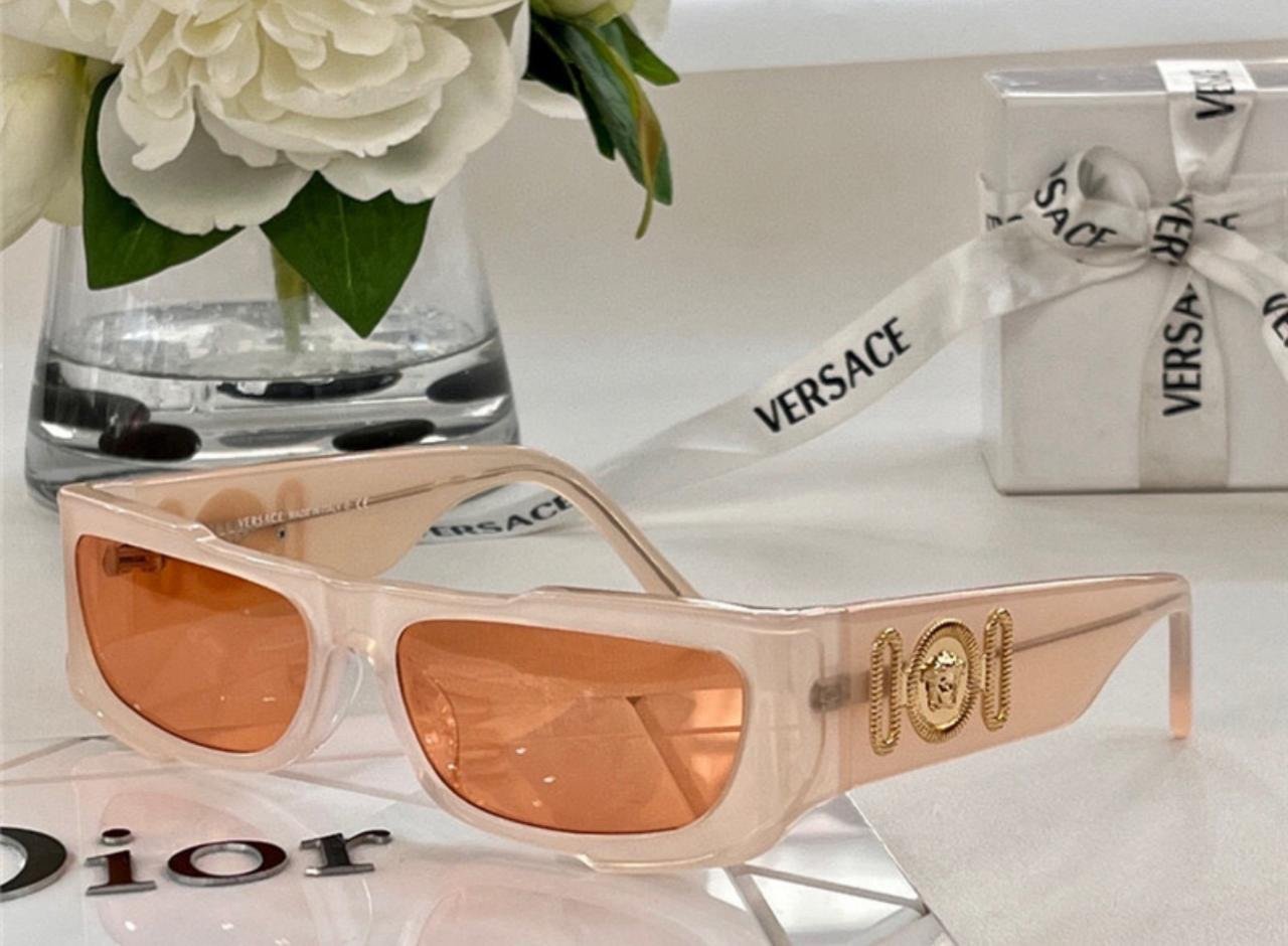 VERSACE